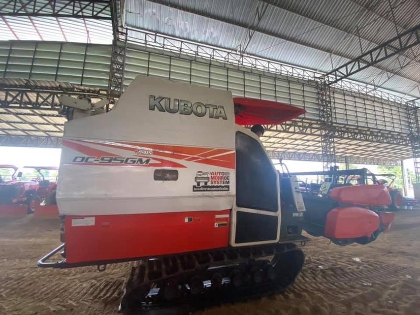 รถเกี่ยวข้าวมือสองยี่ห้อ Kubota 1