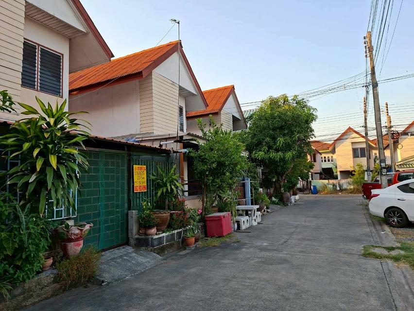 ขายบ้าน 2 ชั้น หมู่บ้านเอื้ออาทรคลอง 3 ติดตลาดเจริญผล ถนนเลียบคลอง3 2