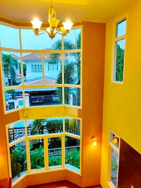 ติดถนนรังสิต-นครนายก คลอง 3 พร้อมบ่อปลาขนาดใหญ่ ภัสสร รร.นานาชาติสยาม 1.2 กม. 4นอน 118 ตร.วา. 310ตร.ม.ช่าบ้าน 2 ชั้น 5 น 8