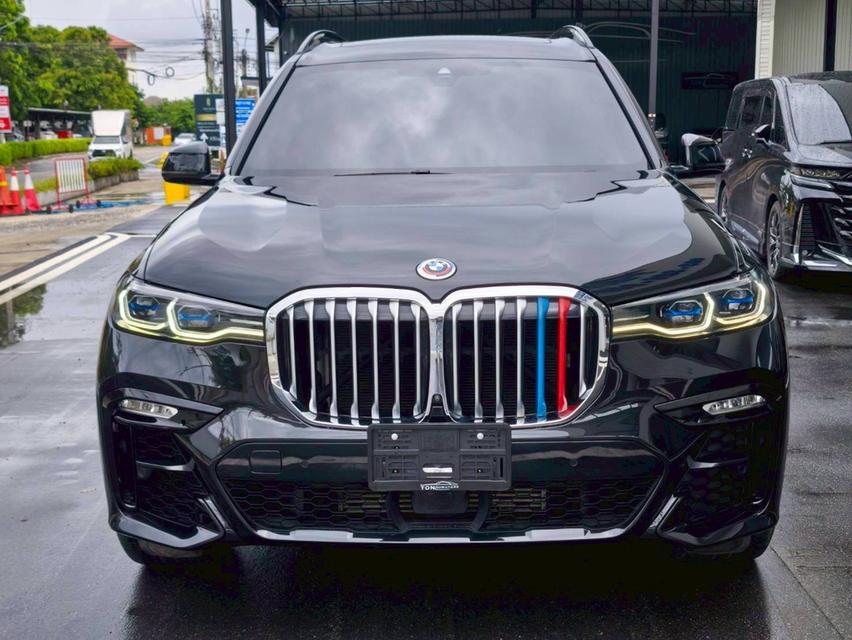 รหัสรถ KPV53 2023 BMW X7 xDrive40d M Sport สีดำ 4
