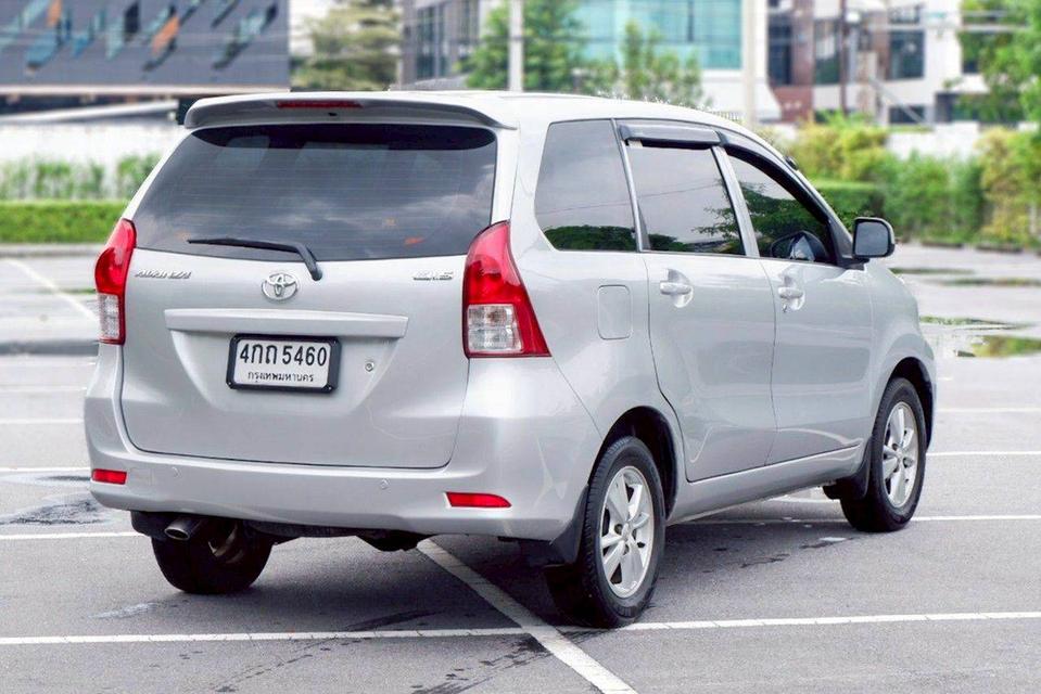 Toyota Avanza 1.5 E เกียร์ Auto สีบอร์นเทา ปี 2014 6