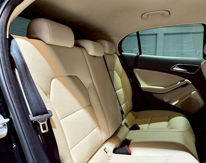 Mercedes-Benz GLA200 (W156) ปี 2017 8