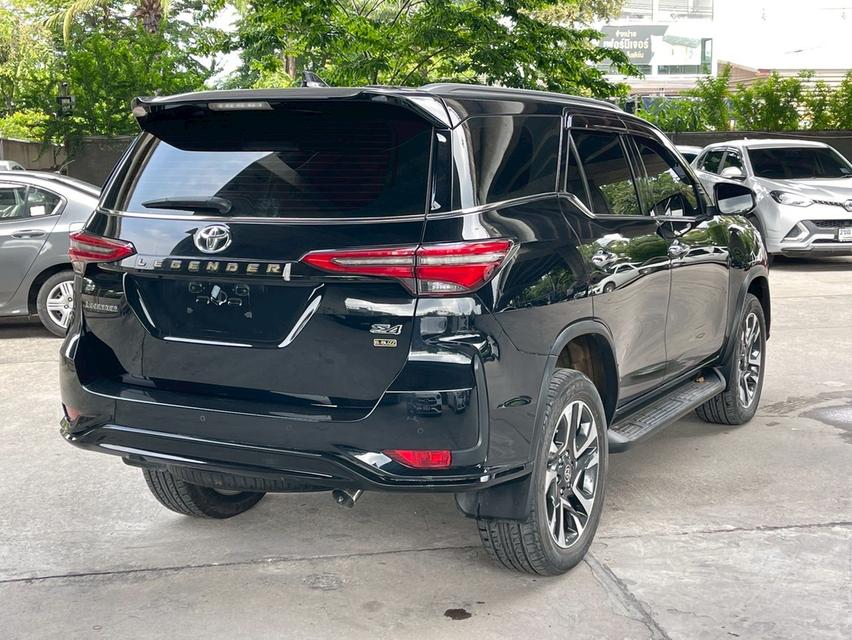 TOYOTA FORTUNER  6