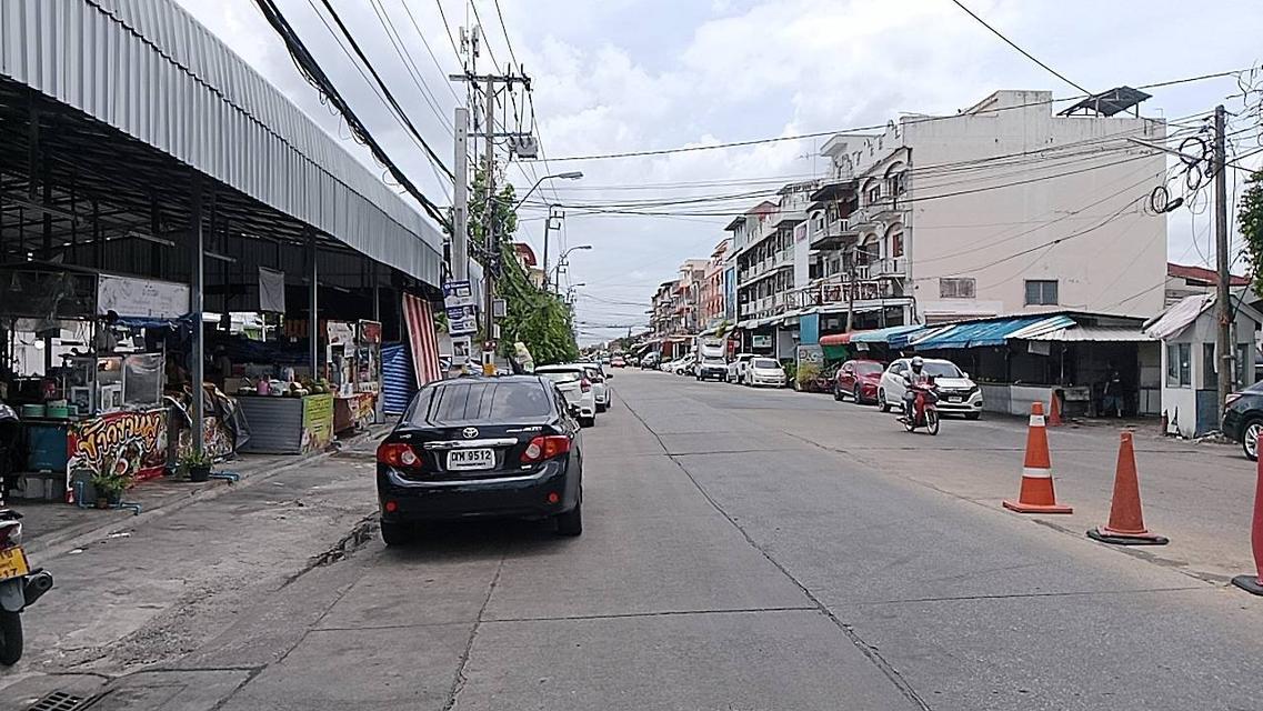 ขายสำนักงานขนาดยักษ์นนทบุรีมีอาคารใหญ่ขนาดนี้เพียงไม่กี่อาคารติดติวานนท์-ปากเกร็ด25 (วนแจ้งวัฒนะเทียบราคาไม่สูงนะมีสะพานเข้าเลย) 1ไร่กว่า ใช้ได้เลย 9