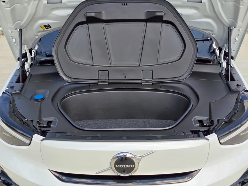 รหัสรถ CBLX635 📌 Volvo XC40 Recharge Pure Electric Single Motor ปี 2023 (จดปี 2024)