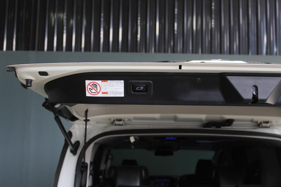 รหัสรถ BM3311 TOYOTA ALPHARD 2.5 S C Package ปี 2017 เบนซินล้วน 9
