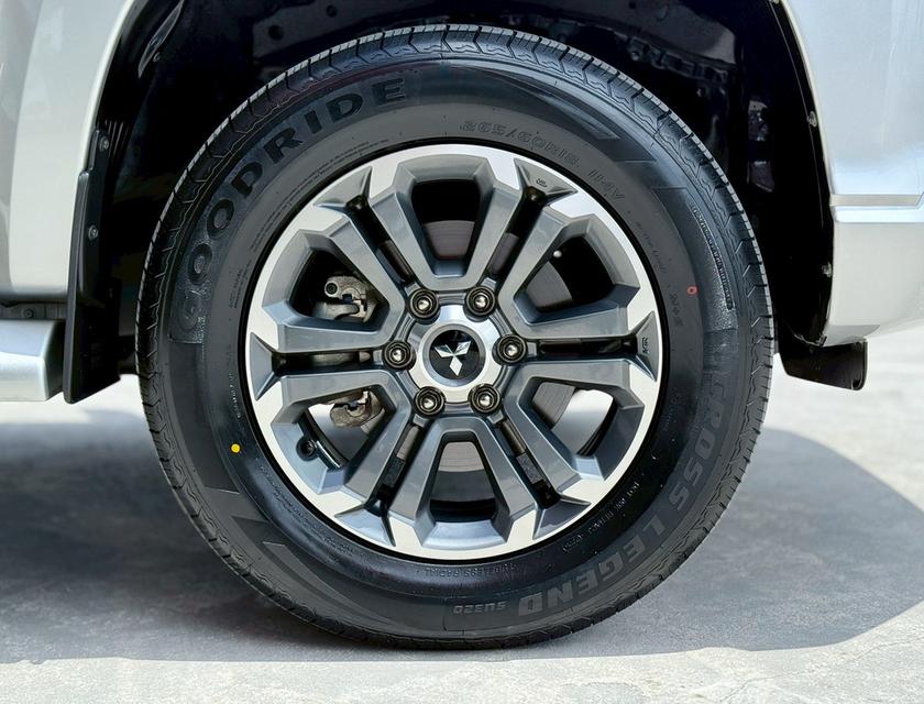 ปี 2021 MITSUBISHI TRITON, 2.4 GTโฉม PLUS MEGA CAB สีเทา เกียร์ธรรมดา6 สปีด เครื่องยนต์ดีเซล มือเดียวป้ายแดง 15