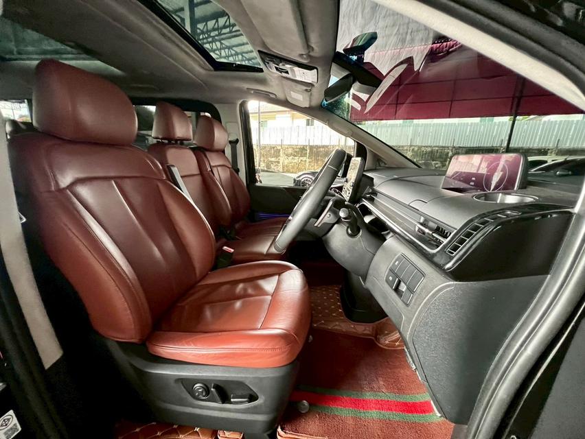 ปี 2022 HYUNDAI STARIA, 2.2 PREMIUM SUNROOFโฉม ปี21-ปัจจุบัน สีดำ เกียร์ออโต้ ดีเซล ตัวท๊อปสุด 9
