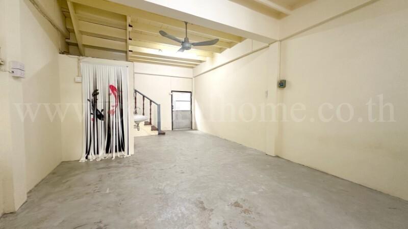 ทาวน์เฮ้าส์ 3 ชั้น ซอย กรุงเทพ - นนทบุรี 23 (จันทร์เกษม) ราคาถูกมาก 4