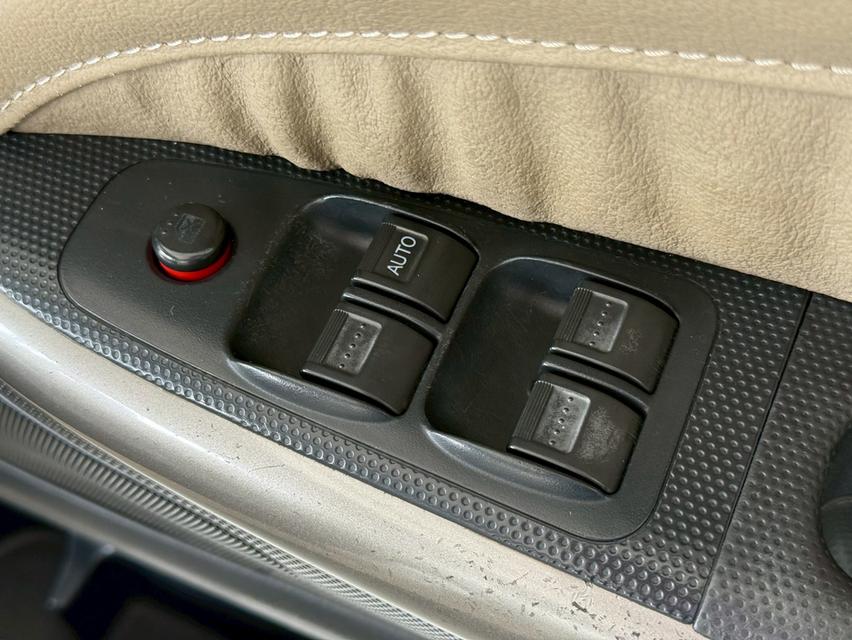 2003 HONDA STREAM 2.0S 11