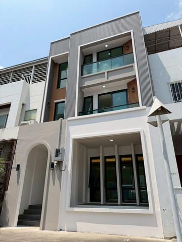 ทาวน์โฮม Sukhumvit 101 รีโนเวทใหม่พร้อมอยู่4 นอน 6ห้องน้ำ ใกล้ BTS ปุณณวิถี 1