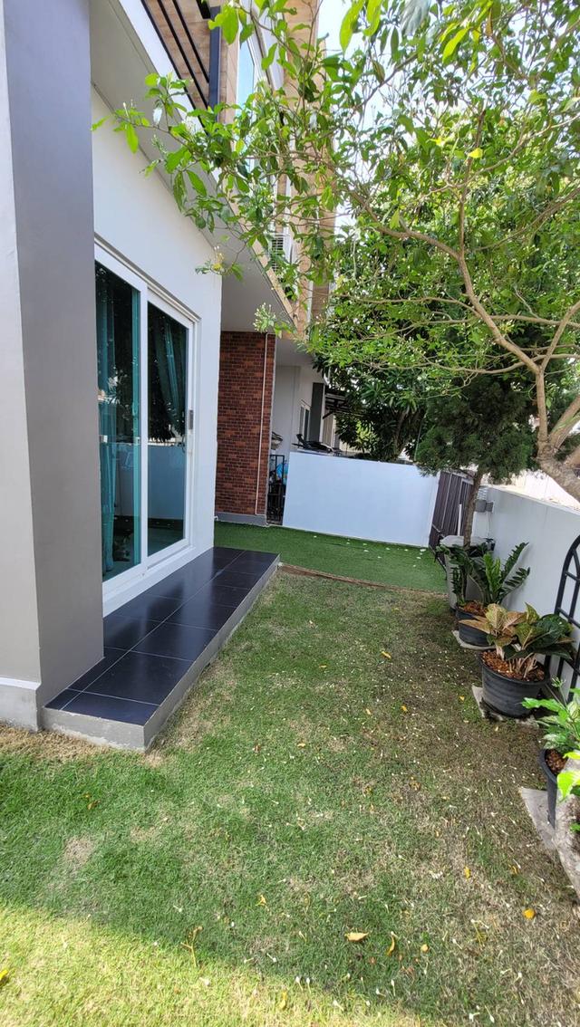 ขายบ้านทาวน์โฮมบิวอินทั้งหลังทุกห้อง หมู่บ้านเปี่ยมสุข-เอสเกต2 บางบัวทอง ใกล้รถไฟฟ้าคลองบางไผ่เพียง 5 กม. เจ้าของขายเองราคา3.9 ล้านบาท  โทร06-34422953 15