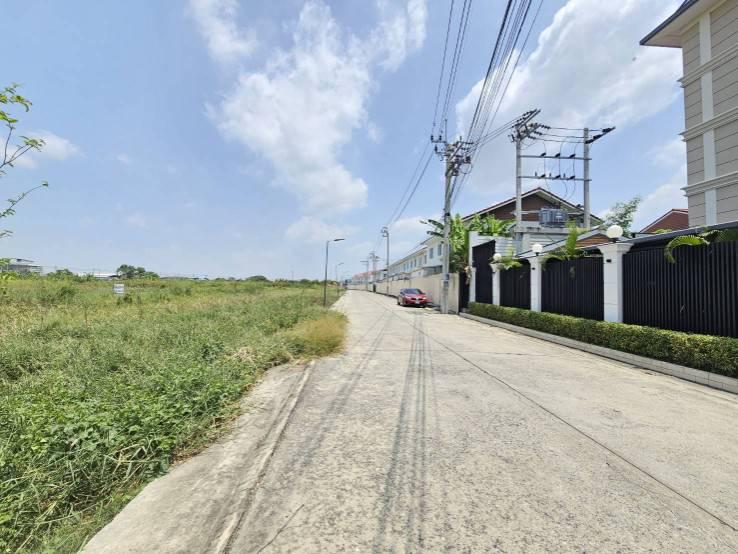 ขายที่ดิน ทำเลทอง ติดถนนคอนกรีต ใกล้สนามบินสุรรณภูมิ 3