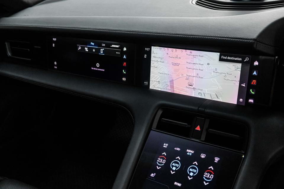 Porsche Taycan Turbo (2023) 17