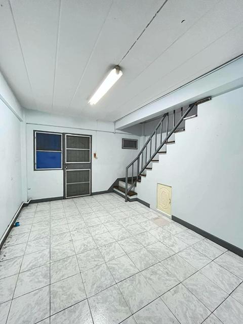 MRTมีนพัฒนา 1.2กม.รามคำแหง 171-182 ให้เช่าทาวน์เฮาส์ 2 ชั้น 20 ตร.วา.160 ตร.ม. เทคนิคมีนบุรี 1.5 กม. 3 นอน 3 น้ำ ตลาดน้ำ