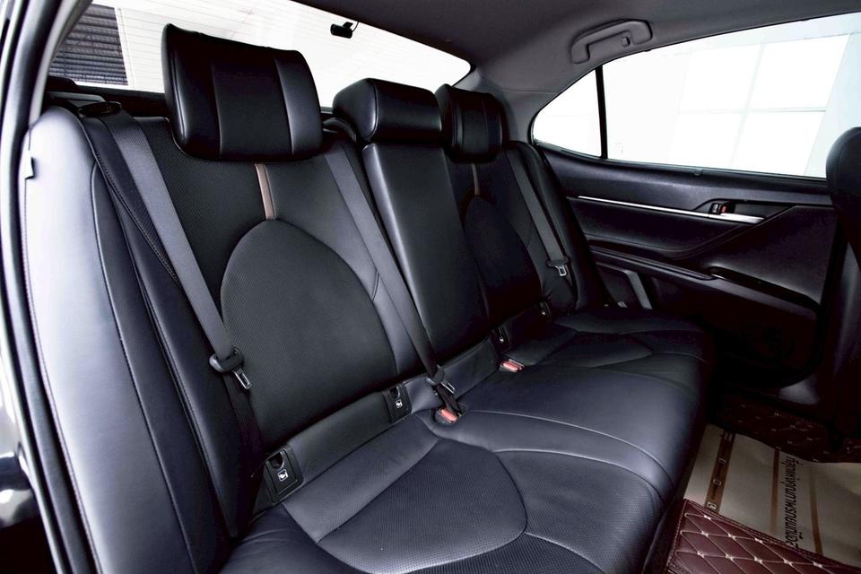 ð TOYOTA CAMRY 2.5 HV PREMIUM AT āļāļĩ 2019 āļĢāļđāļāļāļĩāđ 10