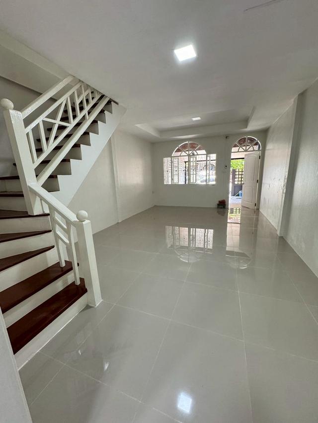 🔑 **ทาวน์เฮาส์รีโนเวทใหม่ ราคาจับต้องได้ ใกล้รถไฟฟ้าสายสีชมพู** 🔑 5