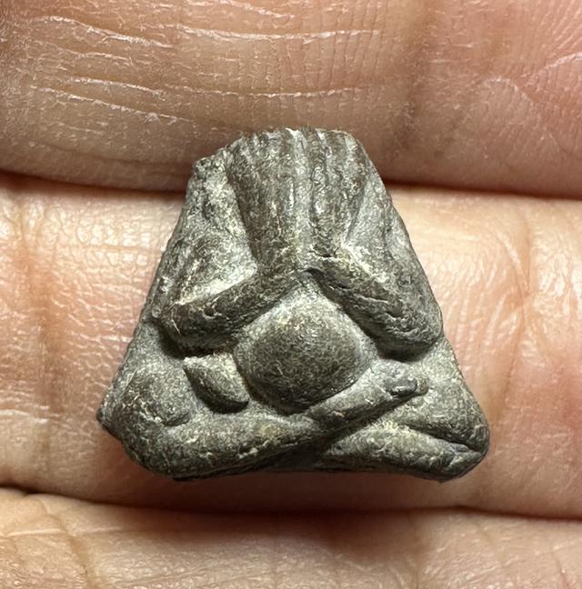 พระปิดตาเนื้อผงใบลาน ไม่ทราบที่