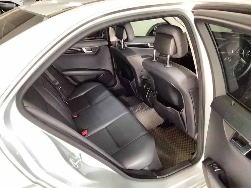 Mercedes-Benz C200 CGI (W204 Facelift) ปี 2013 จดปี 14 รูปที่ 13