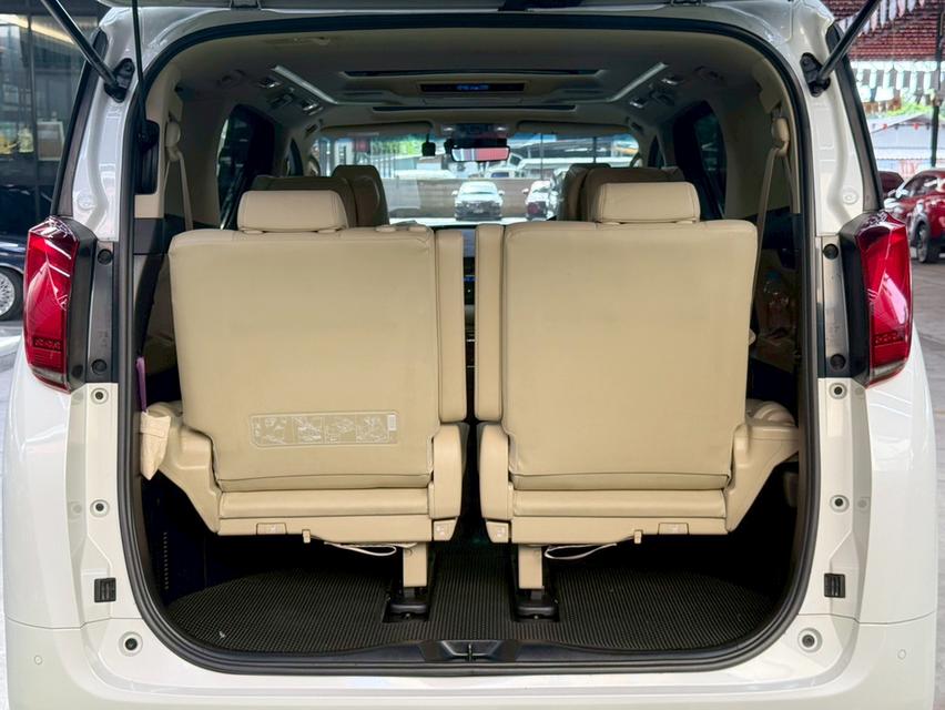 TOYOTA ALPHARD 2.5 HYBRID E-FOUR ปี 2022 18