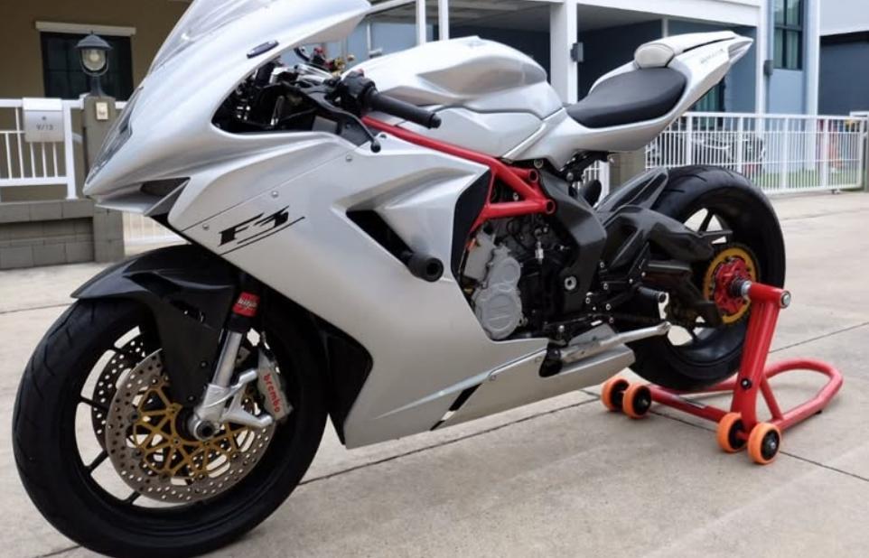 MV Agusta F3 สีขาวใหม่มาก 2