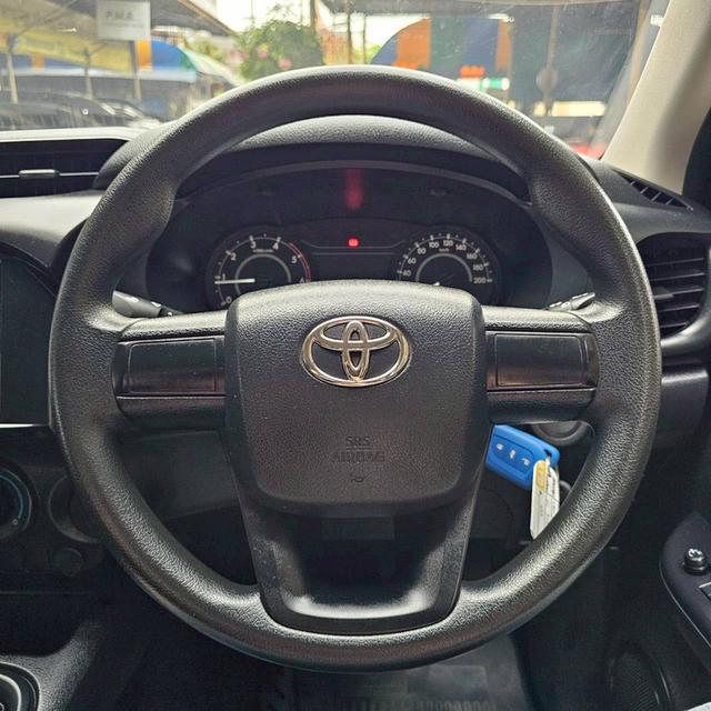 TOYOTA HILUX REVO 2.4 SMARTCAB ENTRY Z-EDITION ปี 21 MT 10