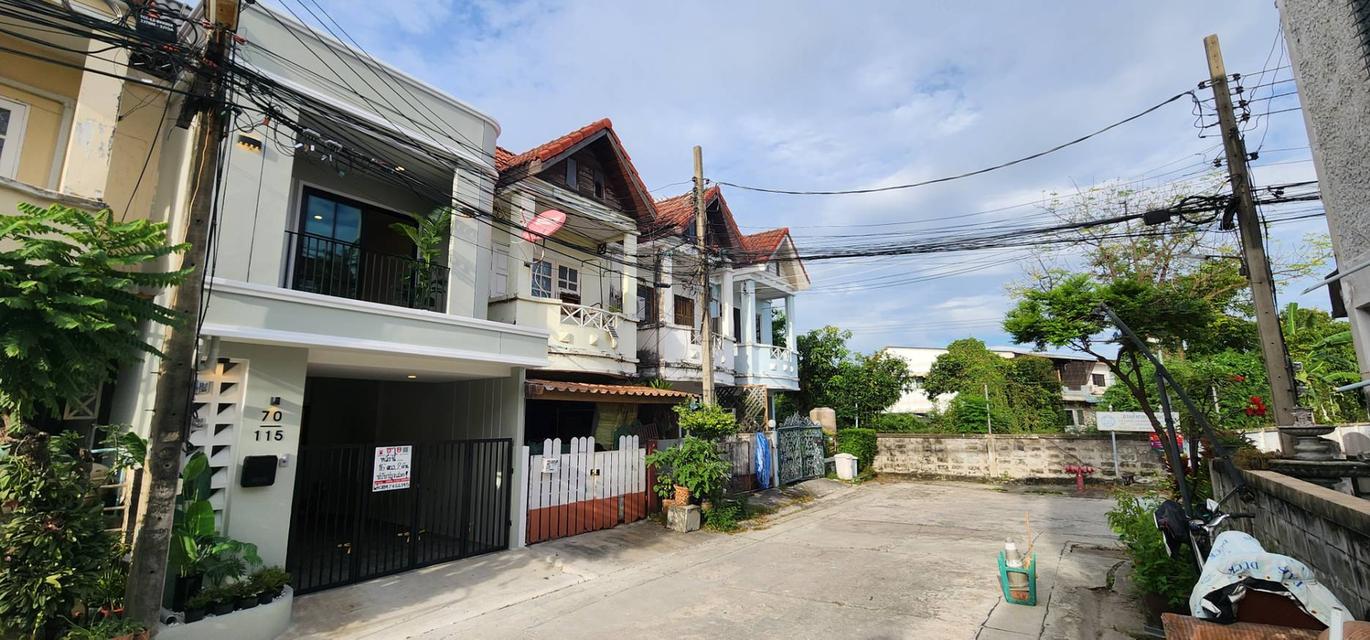 ขายทาวเฮ้าส์ หมู่บ้านเลิศอุบล 16 ตรว. รามอินทรา 65 17