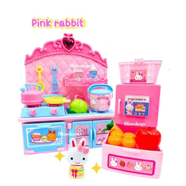Pink Rabbit ชุดครัวสุดน่ารัก 15 ชิ้น มาพร้อมเตา ตู้เย็น เครื่องครัว และผักผลไม้จำลอง สีชมพูหวานสดใส เสริมจินตนาการและทักษะการเล่นบทบาทสมมุติ