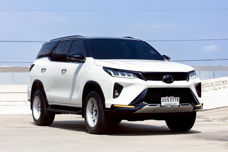 TOYOTA Fortuner 2.8 LEGENDER 4WD 6A/T ปี 2020 จด 2022 รูปที่ 3