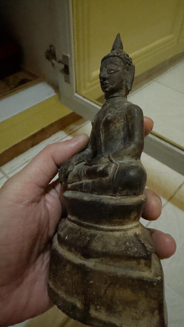 พระเชียงรุ่ง หรือ พระศิลปะล้านช้าง (ศิลปะพื้นบ้านแถบอีสาน/ลาว) รูปที่ 2
