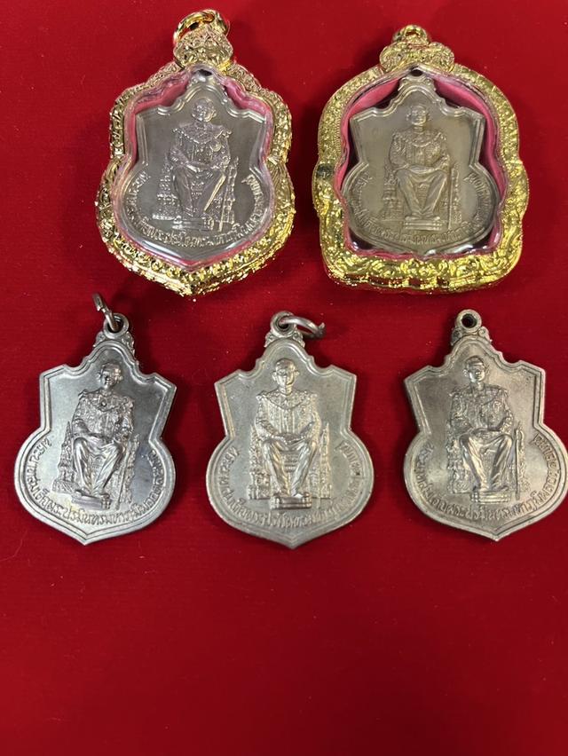 เซ็ท 3 เหรียญในหลวงรัชกาลที่๙ นั่งบัลลังก์ ปี 2539