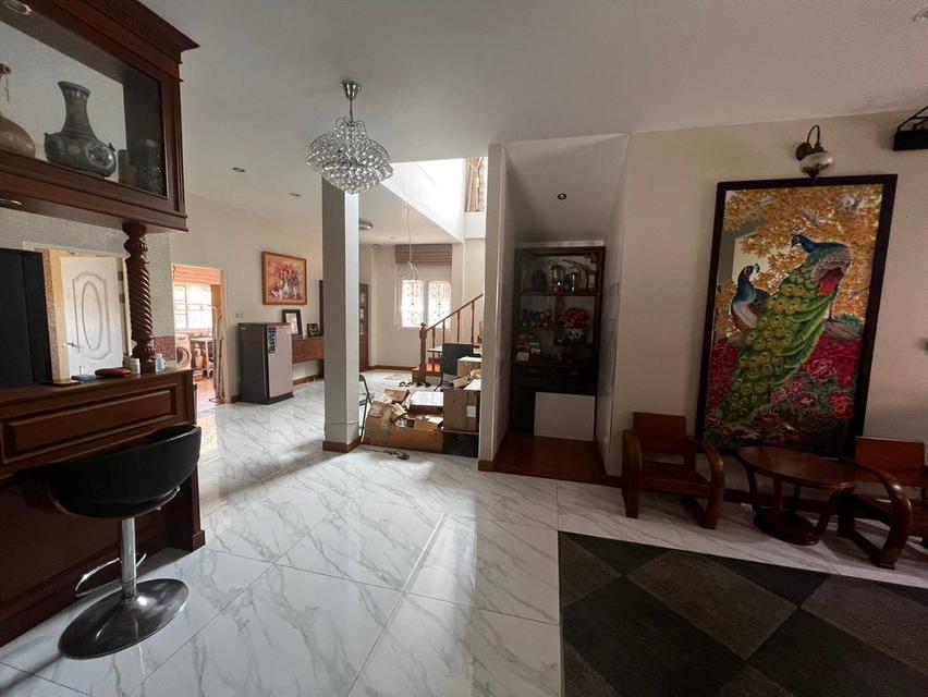 ขายบ้านเดี่ยวหลังใหญ่ตำบลแสนสุขอำเภอเมืองชลบุรี ตรงข้ามตลาดหนองมน สุขุมวิทซอย 2