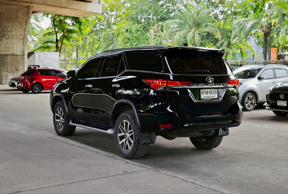 Toyota Fortuner 2.4 V ปี 2019  4