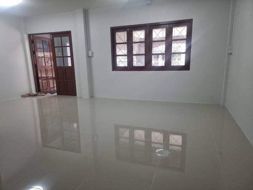 ขายทาวน์เฮ้าส์ 3 ชั้น ซอยชักพระ 10 ตลิ่งชัน บ้านสวย ทาสีปูกระเบื้องให้ใหม่ทั้งหลัง ใกล้เซ็นทรัล ปิ่นเกล้า 6