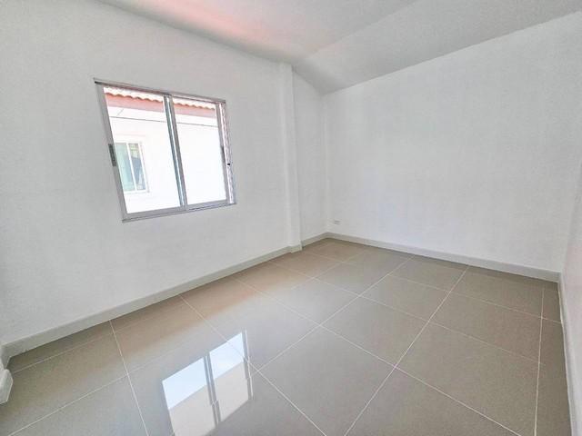 For Sales : Thalang, 2-story townhouse, 3 Bedrooms 2 Bathrooms 6