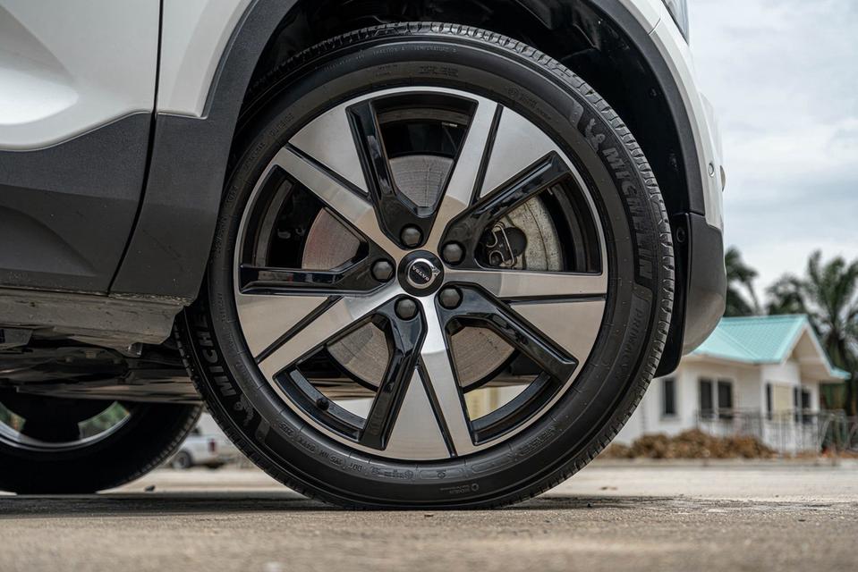 Volvo XC40 T5 Recharge R-Design 2022 สีขาว รูปที่ 11