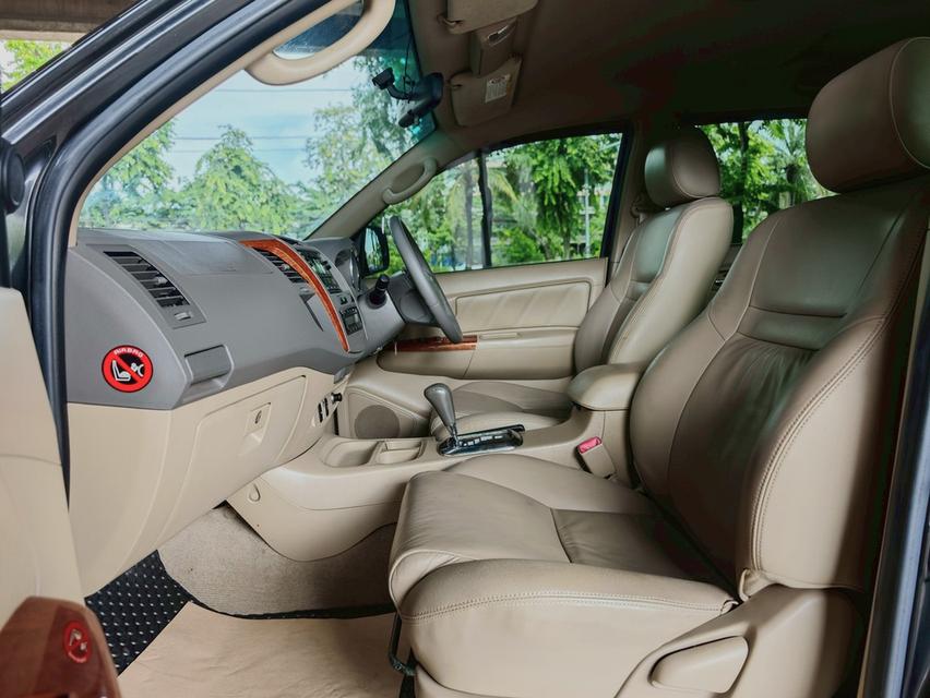 Toyota Fortuner 2.7 V Auto ปี 2009  6