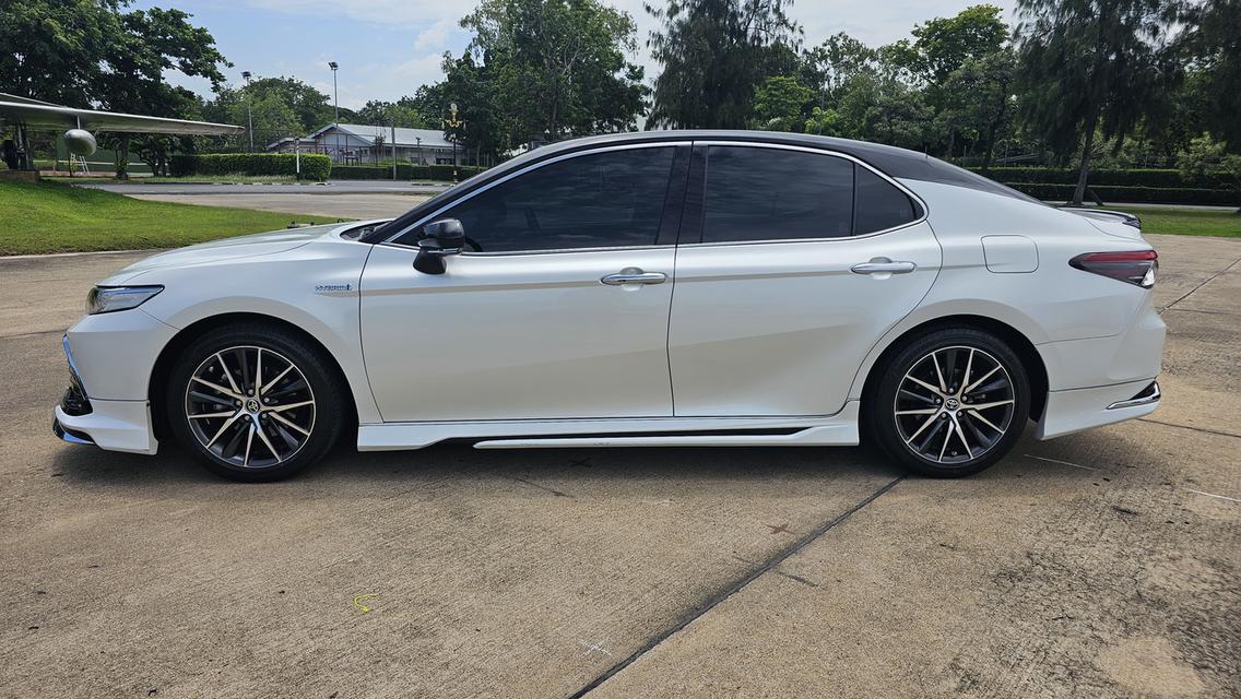 Toyota camry 2.5 HEV Premium Luxury 2022 7