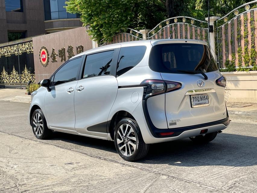 TOYOTA SIENTA 1.5 V ปี 2018 เกียร์AUTO CVT 7 SPEED สภาพป้ายแดง 2