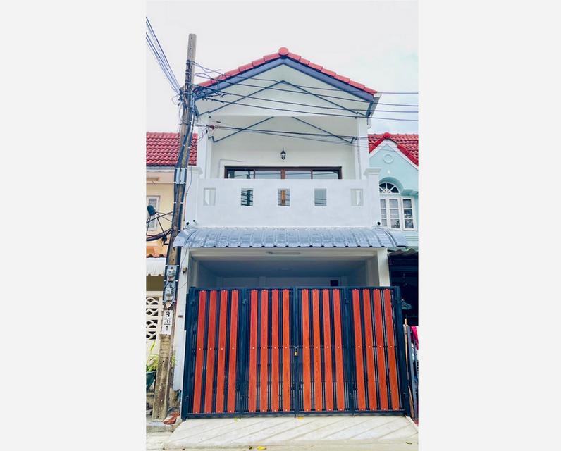 หมู่บ้านฉัตรเกล้า นวมินทร์ 153 เขตบึงกุ่ม ทาวน์เฮ้าส์ รีโนเวทใหม่ 2 นอน 2 น้ำ ใกล้ MRT สถานีคู้บอน 1