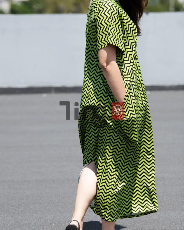 เดรสยาว เสื้อผ้าพลัสไซส์ ชุดสาวอวบ มือ 1