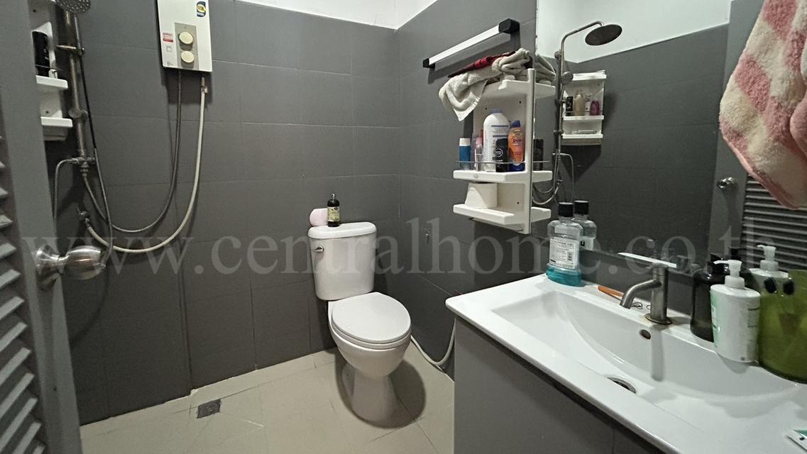 ทาวน์เฮ้าส์ เลิศอุบล 4 - ซอย นาคนิวาส 48 ลาดพร้าว หลังริม 14