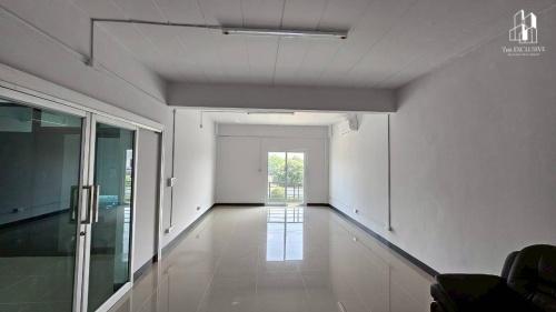 ขายอาคารพาณิชย์ หมู่บ้าน ลภาวัน 22 บางใหญ่ ราคาต่ำกว่าประเมิน เครดิตดีมีเงินเหลือ พร้อมเปิดกิจการหรือร้านอาหาร 9