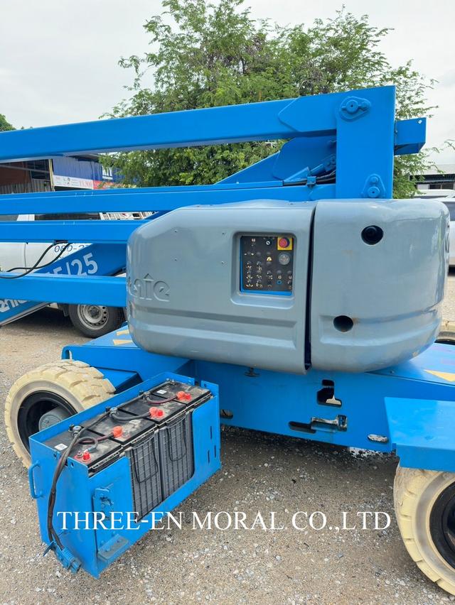 รถกระเช้า Boom Lift Genie Z-45/25 5