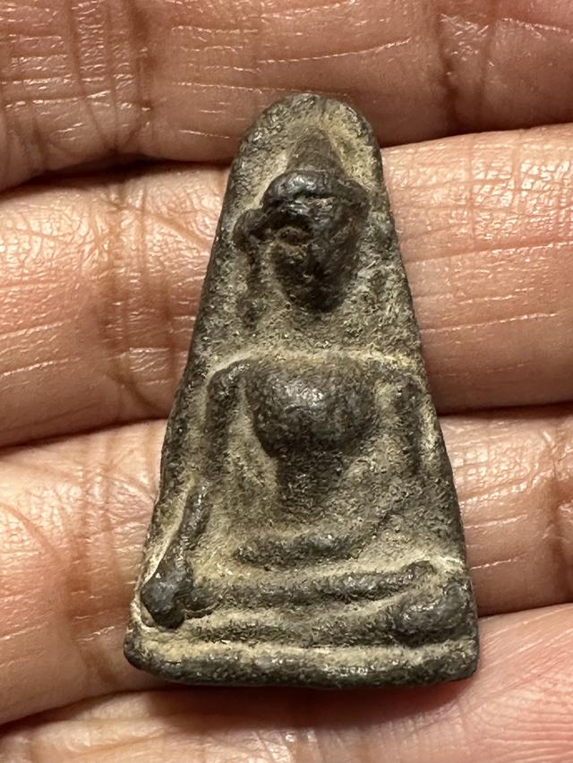 พระสุพรรณสุพรรณ ยอดโถ