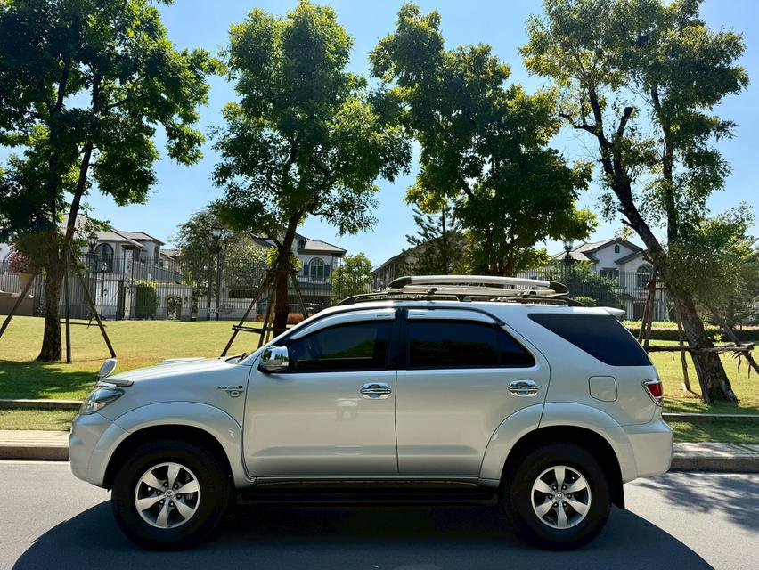 TOYOTA FORTUNER 3.0 G 4WD ปี 2006 สีเทา เกียร์ธรรมดา 5