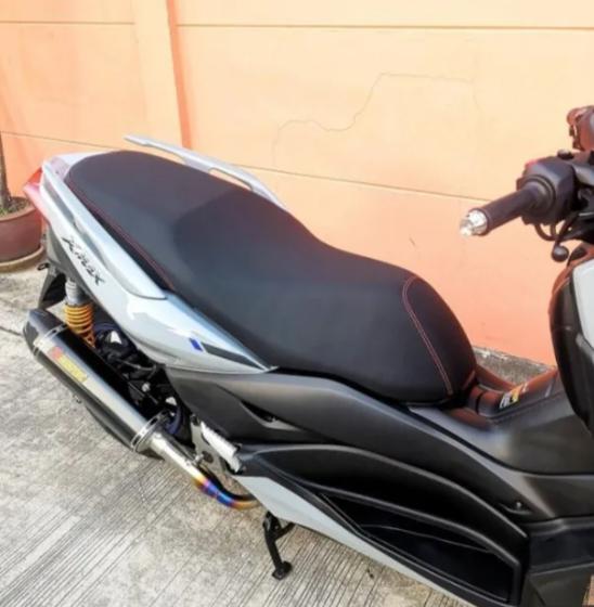 Yamaha xmax เทาดำ 2