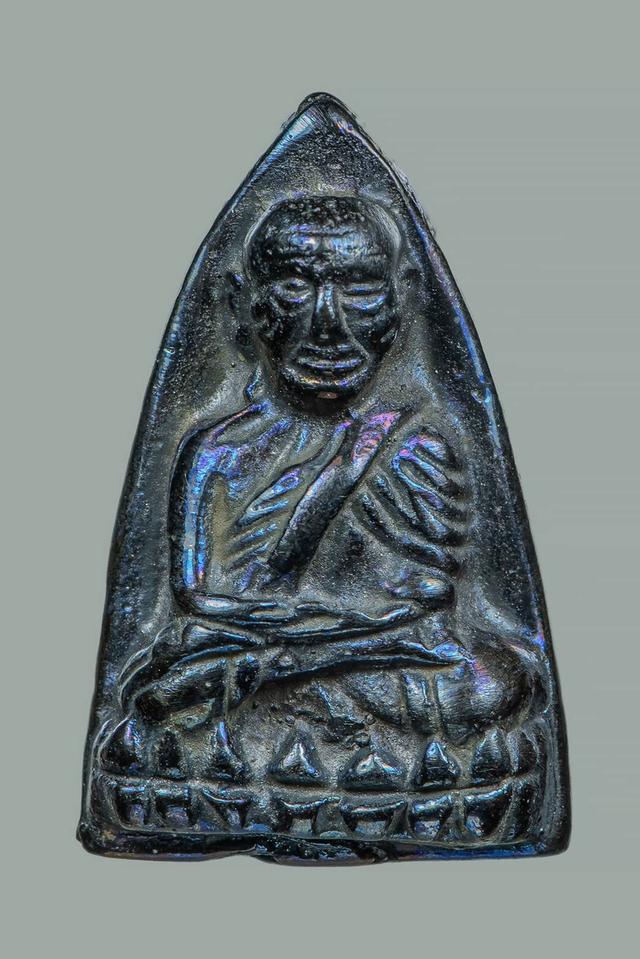 หลวงปู่ทวดพิมพ์หลังเตารีด