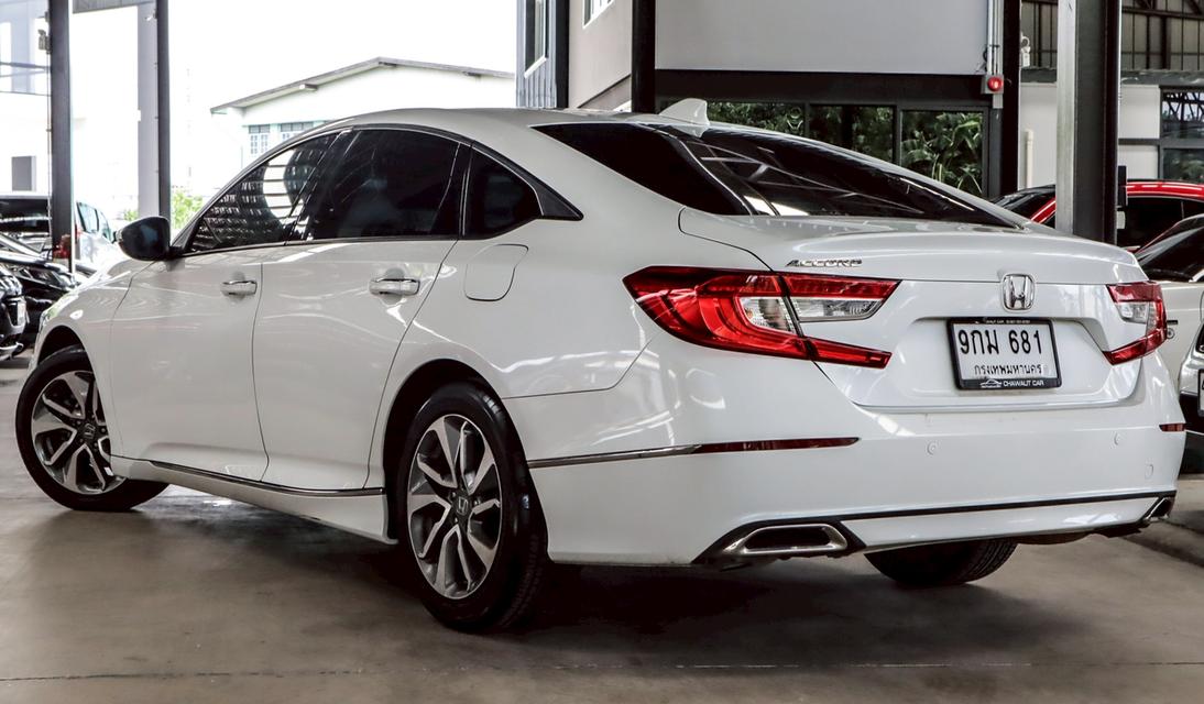 HONDA ACCORD 1.5EL TURBO 13