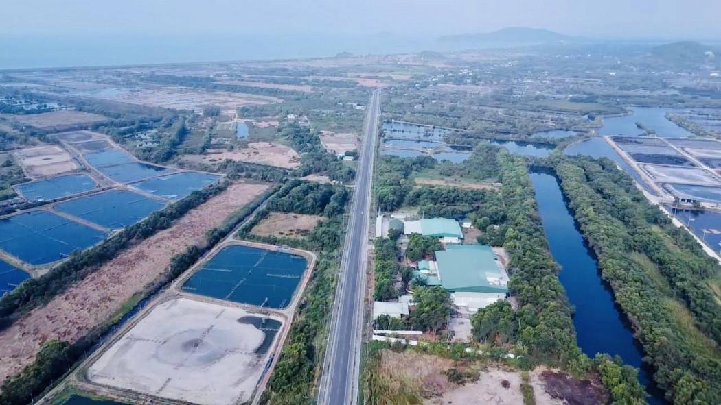 ขาย โรงงาน FA064 ฟรีสดาย ปากน้ำแหลมสิงห์ แหลมสิงห์ จันทบุรี . 4500 ตรม 11 ไร่ 41.4 ตรว มีใบอนุญาติ รง 4 ใบ แถมฟรีเครื่อง 1